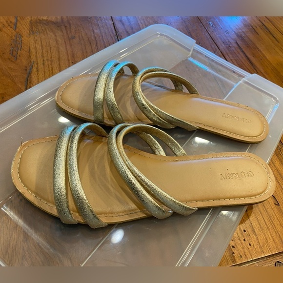 Old Navy Size 9 Gold Slip-on Sandals - Picture 2 of 4